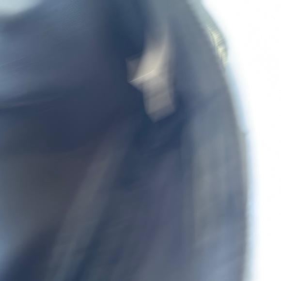 Tommy Hilfiger Black and Cream Shoulder Bag with Elegant Pattern - Picture 8 of 12